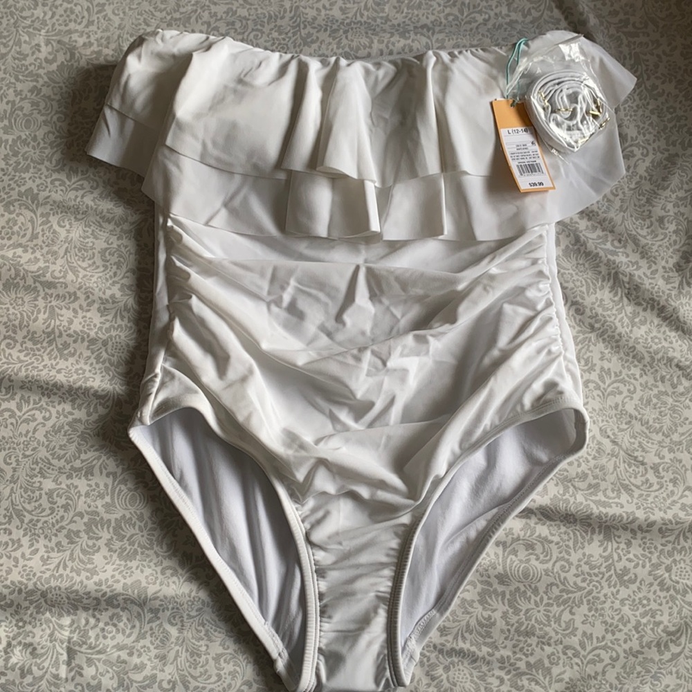 New✨ white strapless swimsuit
